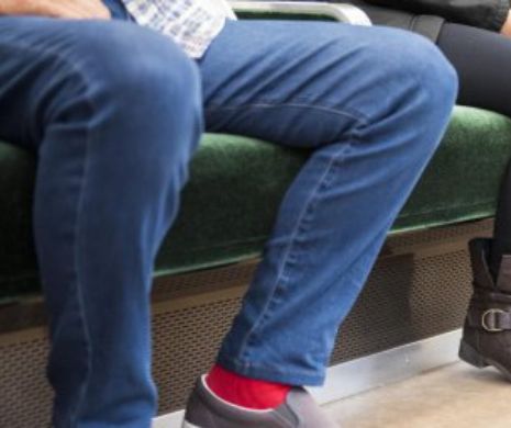 IMBECILITATEA Corectitudinii Politice: Bărbații, OBLIGAȚI să stea cu PICIOARELE STRÂNSE în autobuzele din Madrid