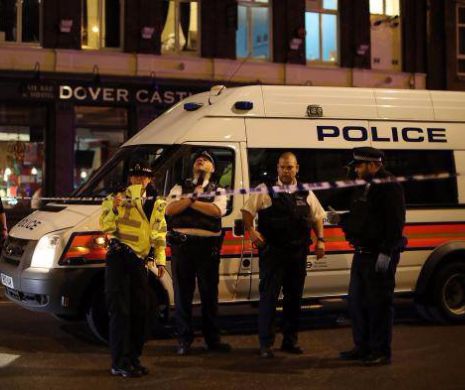 Londra, din nou sub teroare. O MAȘINĂ A INTRAT ÎN PIETONI
