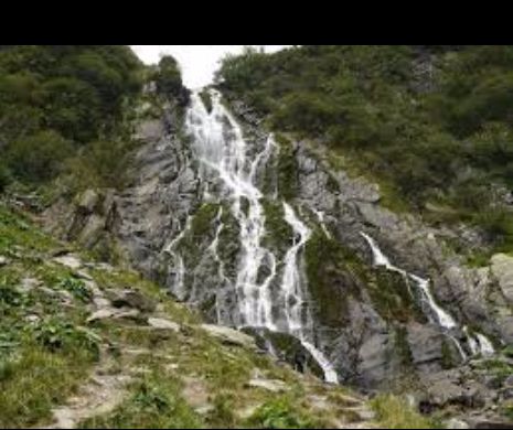 O tânără a căzut într-o râpă din zona Bâlea Cascadă