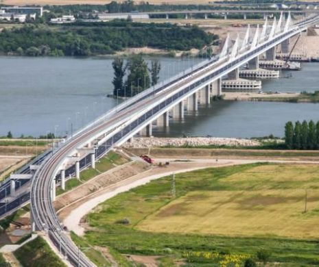 Pod peste Dunăre blocat luni, fix când se întorc turiştii din vacanţă