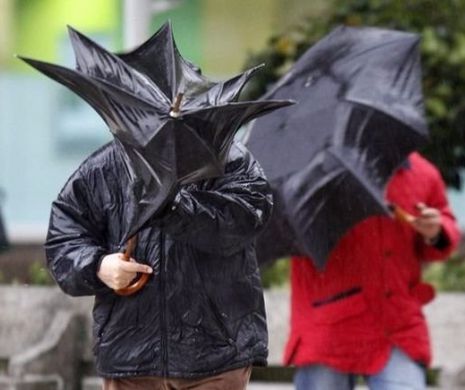 Pompierii se luptă cu efectele vijeliilor din ultimele 24 de ore