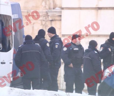 Scene de GROAZĂ pentru un copil de 5 ani. TERORIZATĂ de un jandarm