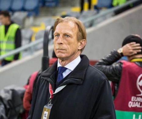 Selecționerul Christoph Daum, CRITICAT DUR: „Nu are nimic în comun cu meseria de selecționer”. Neamțul este nedumerit: „Nu înțele de ce sunt întrebat despre DEMISIE”