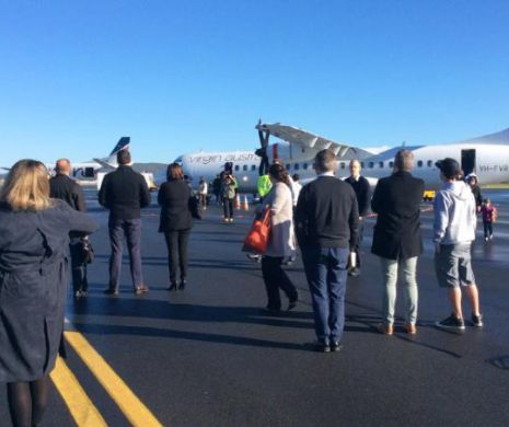 TEROARE pe AEROPORT. Pasagerii au sărit din avion după ce au găsit un bilet care anunța că la bord se află o bombă