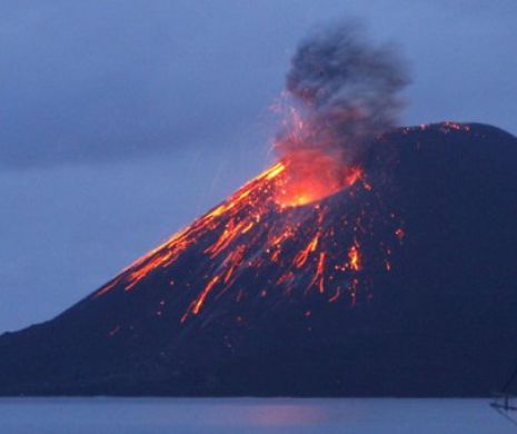 ALERTĂ AVIACTICĂ. Un VULCAN a eurpt în Alaska