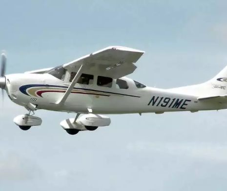 ALERTĂ: Avion PRĂBUȘIT pe AUTOSTRADĂ