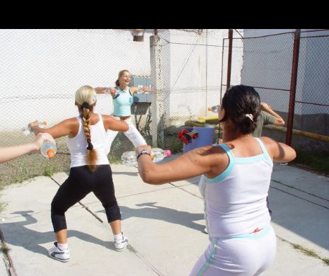 Brigitte Sfăt a predat aerobic după gratii gratii şi a părăsit închisoarea la patru ace. Acum divorţează de Nasty