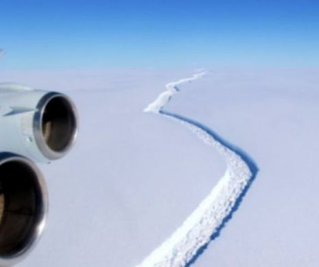 Cel mai MARE aisberg din lume, de peste 6.000 kmp, S-A DESPRINS ACUM de Antarctica - FOTO