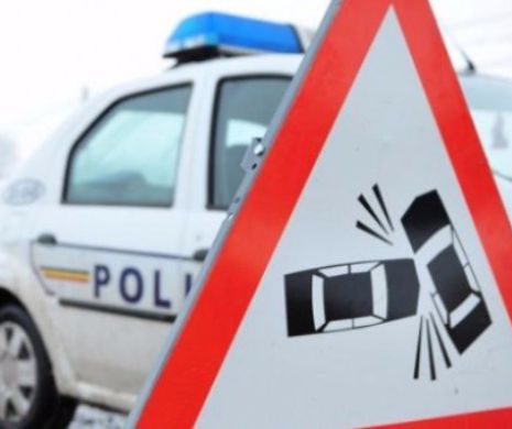 COȘMAR pe șosea! Mergeau la petrecere, dar au ajuns sub roțile unui TIR. Cinci tineri, transportați de URGENȚĂ la spital
