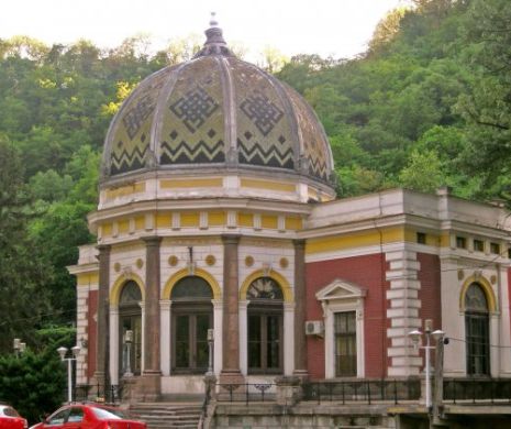 Fabuloasa istorie a gării de la Băile Herculane. Castelul împăraților de pe calea ferată