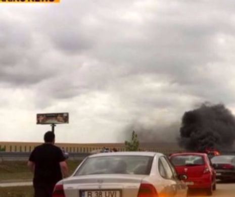 Incident pe A2! O mașină a luat FOC în MERS. Traficul este BLOCAT
