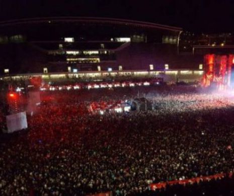Peste 47.000 de oameni în prima a zi a festivalului Neversea. Află totul despre brățara minune