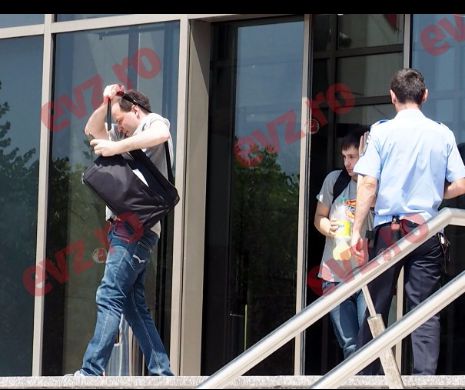 Portretul unei familii „netradiționale”: Ei sunt pedofilii nemți care racolau minori la Gara de Nord