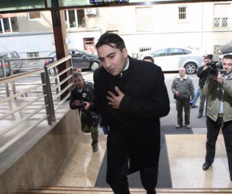 Un fost şef de serviciu secret a relatat în instanţă cum chefuiau procurorii în sediul DNA
