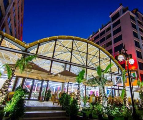Un nou hotel de lux, la Năvodari. Inaugurare cu toate culorile politice, artistice şi antreprenoriale