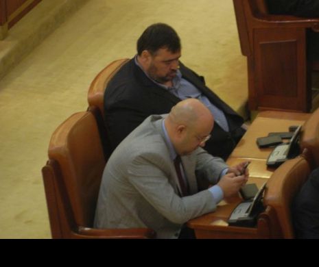 Un parlamentar câștigă în patru ani de mandat cât un profesor, după 40 de ani de activitate
