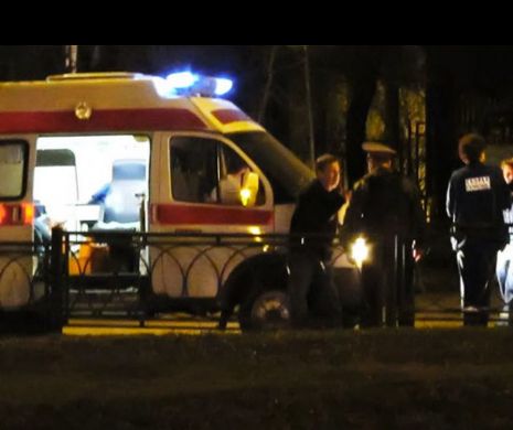 ATENTAT! Poliști atacați la o benzinărie de doi indivizi înarmați cu cuțite. Unul dintre ei a murit