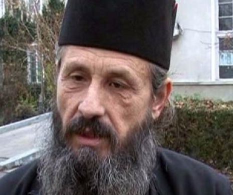 Călugăr bătut de un vecin nervos