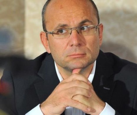 COZMIN GUȘĂ vede întâlnirea oficială Iohannis-Macron o confirmare a statutului de NEGOCIATOR al României