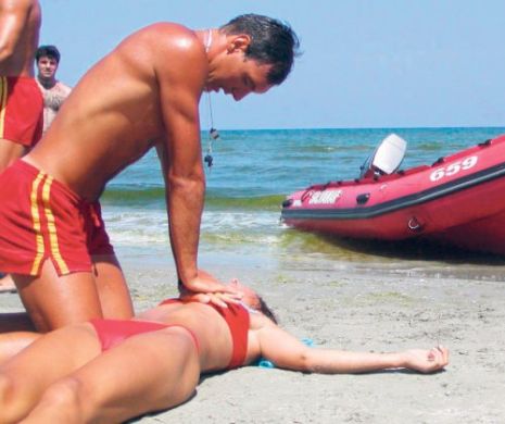 Imagini FENOMENALE! SALVAMARII au filmat momentul în care salvează o tânără de la înec! VIDEO în articol
