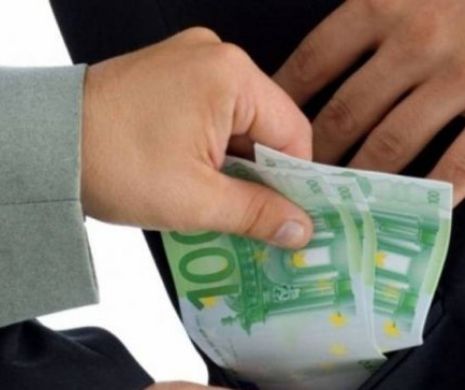 MITĂ pentru un COMISAR ȘEF. Ofițerul ARESTAT cerea BANI pentru ANGAJĂRI