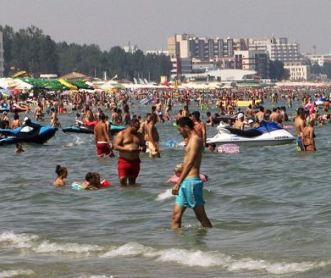 RECORD de turiști pe LITORAL, stațiuni arhipline