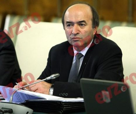 Tudorel Toader, în VIZORUL studenților din cauza Legilor Justiției