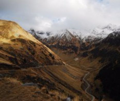 Turiști germani SURPRINȘI de furtună pe MUNTE