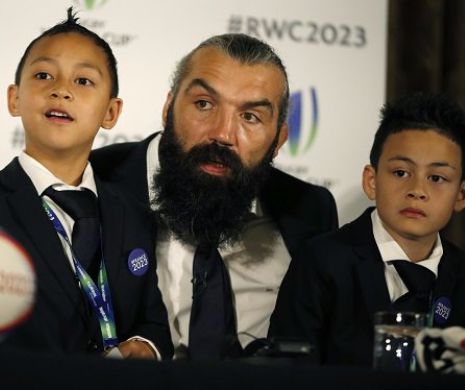 A început scandalul în lupta pentru găzduirea Cupei Mondiale din 2023. Franța, acuzată că s-a folosit de copiii regretatului Jonah Lomu