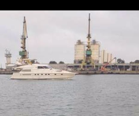 CAPTURĂ uriașă a Gărzii de Coastă. CONTRABANDĂ cu ȚIGĂRI, în valoare de 500.000 euro, pe un iaht străin