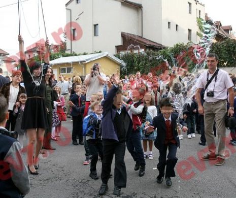 Ce vor mai multe ONG-uri românești? ȘCOALĂ fără niciun DUMNEZEU