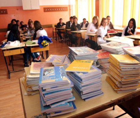 După celebrul MANUAL DE SPORT, o nouă PREMIERĂ ÎN EDUCAȚIE! Elevii de clasa a V-a încep anul școlar cu un singur manual