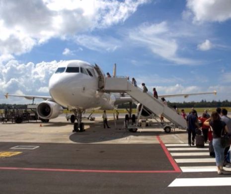 INCIDENT aviatic la IAŞI. Un AVION care a decolat s-a întors IMEDIAT la sol