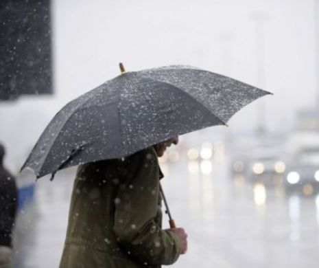 Prognoza METEO pentru următoarele două săptămâni. Vreme rece, ploi şi VÂNT