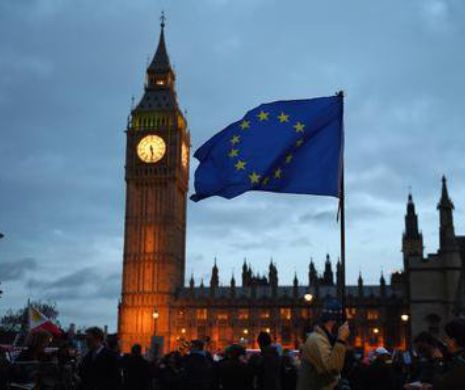 S-au TREZIT englezii! Zeci de mii de oameni sunt ÎN STRADĂ  împotriva IEŞIRII din Uniunea Europeană