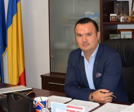 Tatăl șefului CNSAS, expulzat din SUA, după ce a fost prins că a furat TAMPOANE, dintr-un magazin