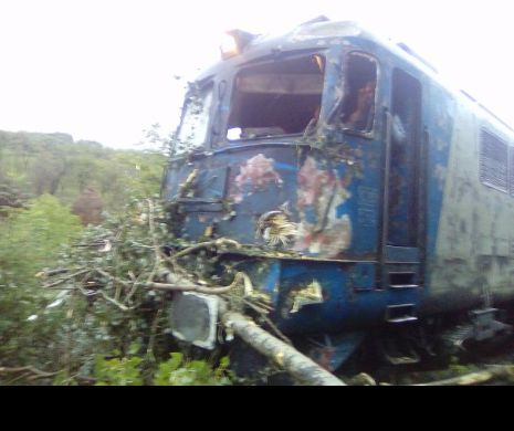 TREN de CĂLĂTORI BLOCAT azi NOAPTE din cauza FURTUNII. DEPOUL TIMIȘOARA grav AFECTAT – FOTO