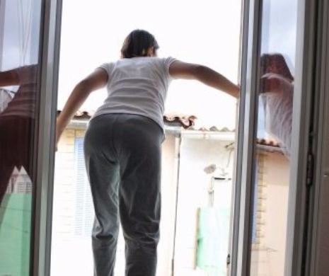 Un BILET de ADIO şi multe LACRIMI. Asta a lăsat în urmă un PROFESOR din IAŞI