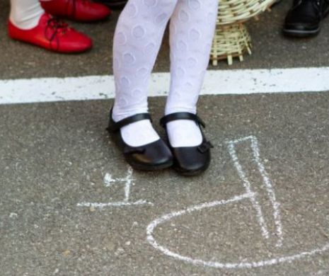 CAZ REVOLTĂTOR. O elevă de 11 ani INSULTATĂ într-un mod IREAL de o profesoară: „Şterge fundurile la mosnegi...”