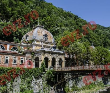 Devalizarea Băilor Herculane. Un avocat, trei administratori judiciari și un executor judecătoresc, ridicați de procurori dintr-o sală de judecată