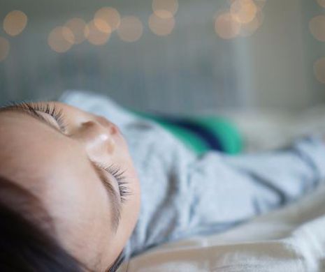 Enurezis sau copilul face pipi în pat chiar și când a crescut. Uite ce tratament recomandă medicii