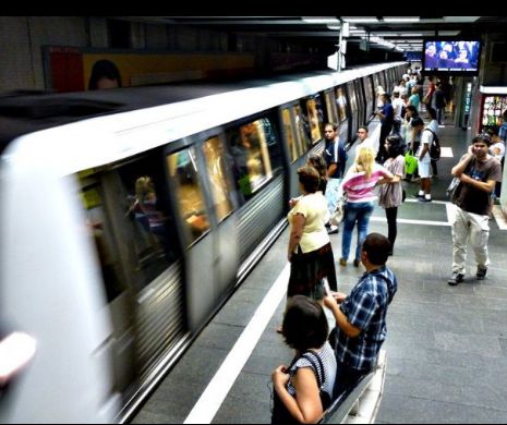 GRAV accident la METROU. O persoană SCOASĂ de sub TREN de echipele ISU