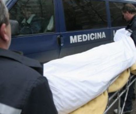 L-a ucis pentru o sticlă de țuică. I-a despicat capul cu un topor