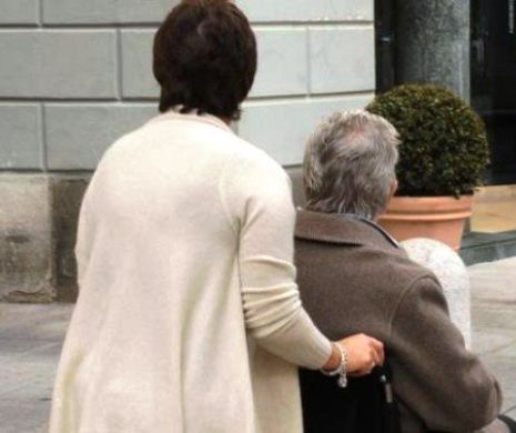 Românii care au jefuit o italiancă de 70 de ani, trimiși în judecată