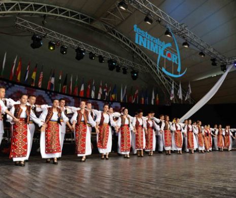 Sărbătoarea etniilor care trăiesc în Banat cu dansuri populare și mâncăruri tradiționale