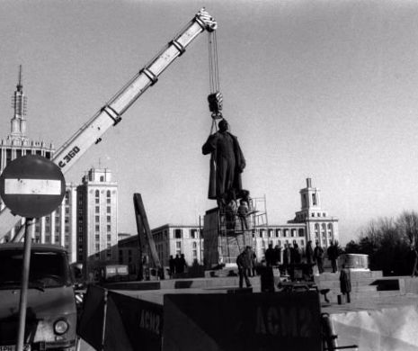 INIȚIATIVĂ ISTORICĂ împotriva COMUNISMULUI. Trump CÂȘTIGĂ INIMILE est-europenilor. RESPECT pentru MILIOANELE de VICTIME