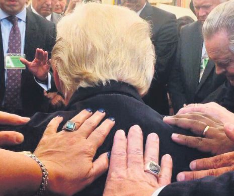 Mega–consiliul care îi face lui Trump legătura cu Dumnezeu