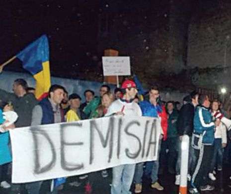 Mii de oameni au relansat protestele