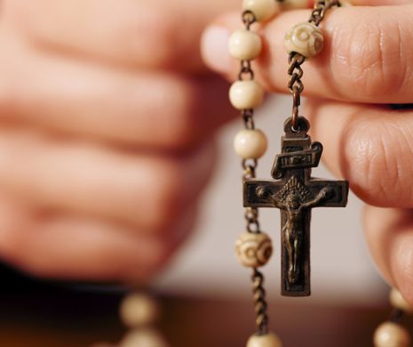 Morții veghează. RELIGIE