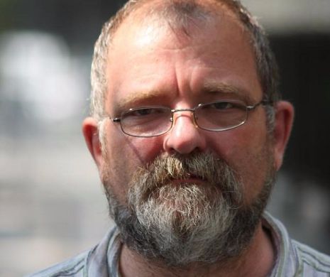 Profesor de la Universitatea Bucureşti, acuzat de discriminare de două refugiate siriene